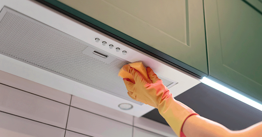 Vì sao cần vệ sinh máy hút mùi Faster thường xuyên